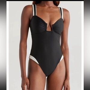 Carla Notched One-Piece Swimsuit
BOAMAR NWT